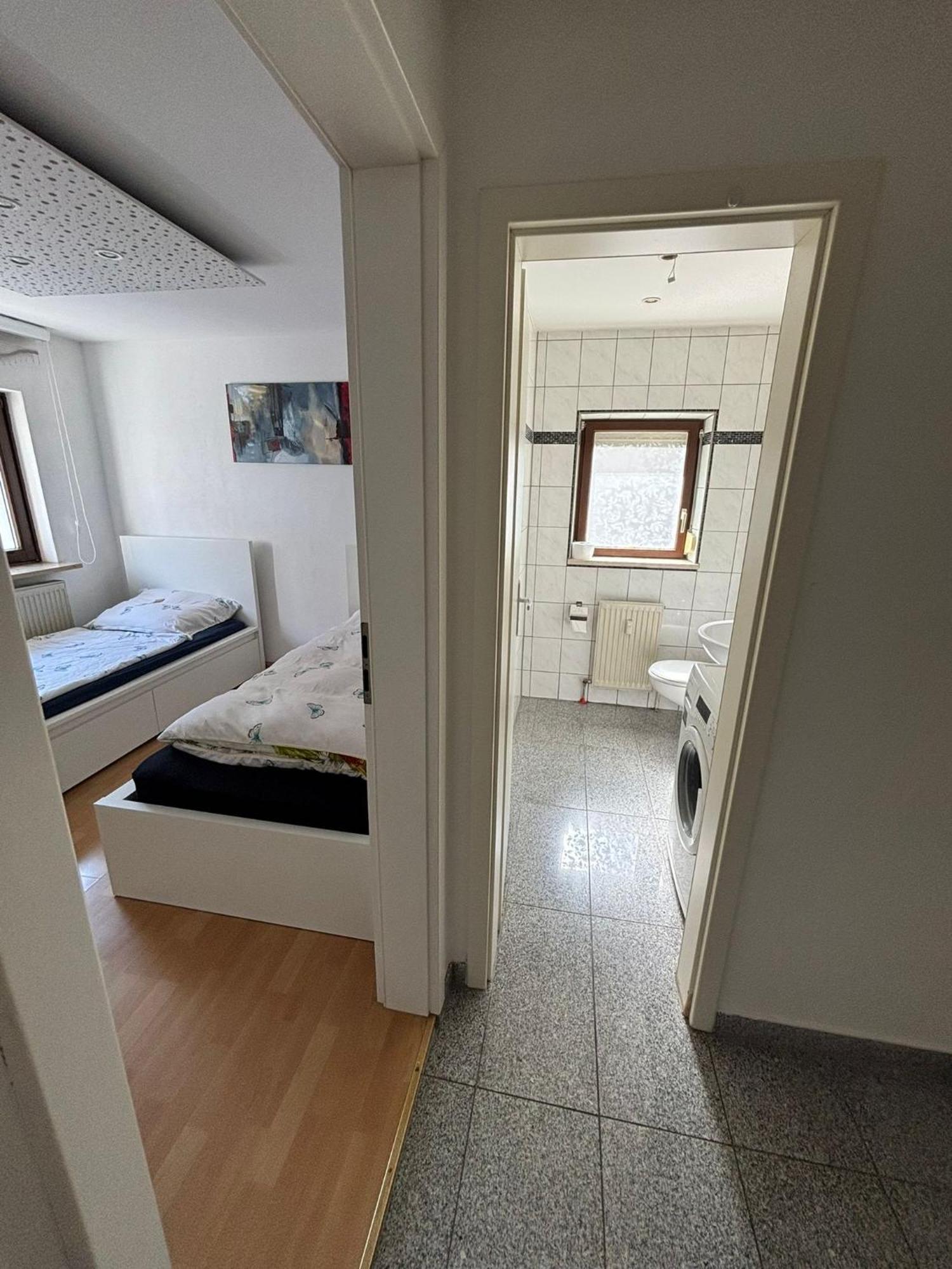 Erdgeschosswohnung Neben Schloss Blutenburg Mit Privatem Garten München Eksteriør billede